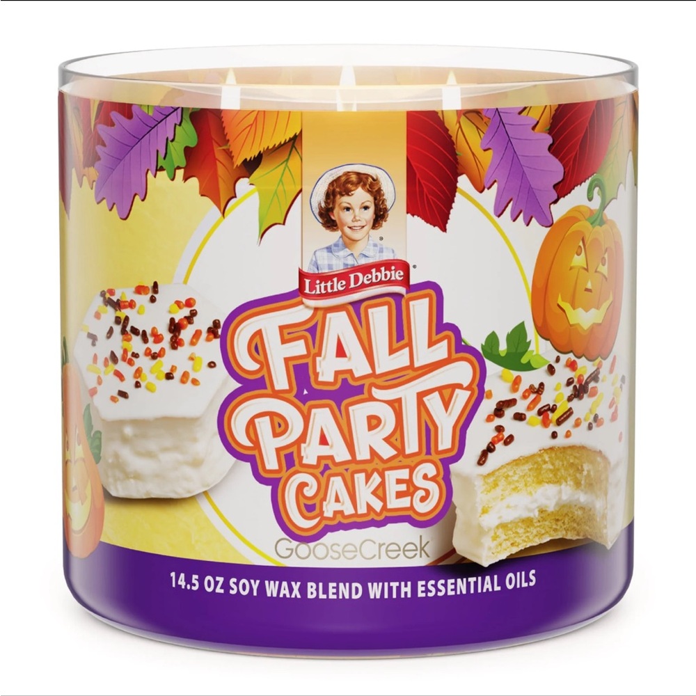 Goose Creek Little Debbie Cake Scented Candle 14.5 oz NEW Pillsbury Cinn Roll - Picture 2 of 6